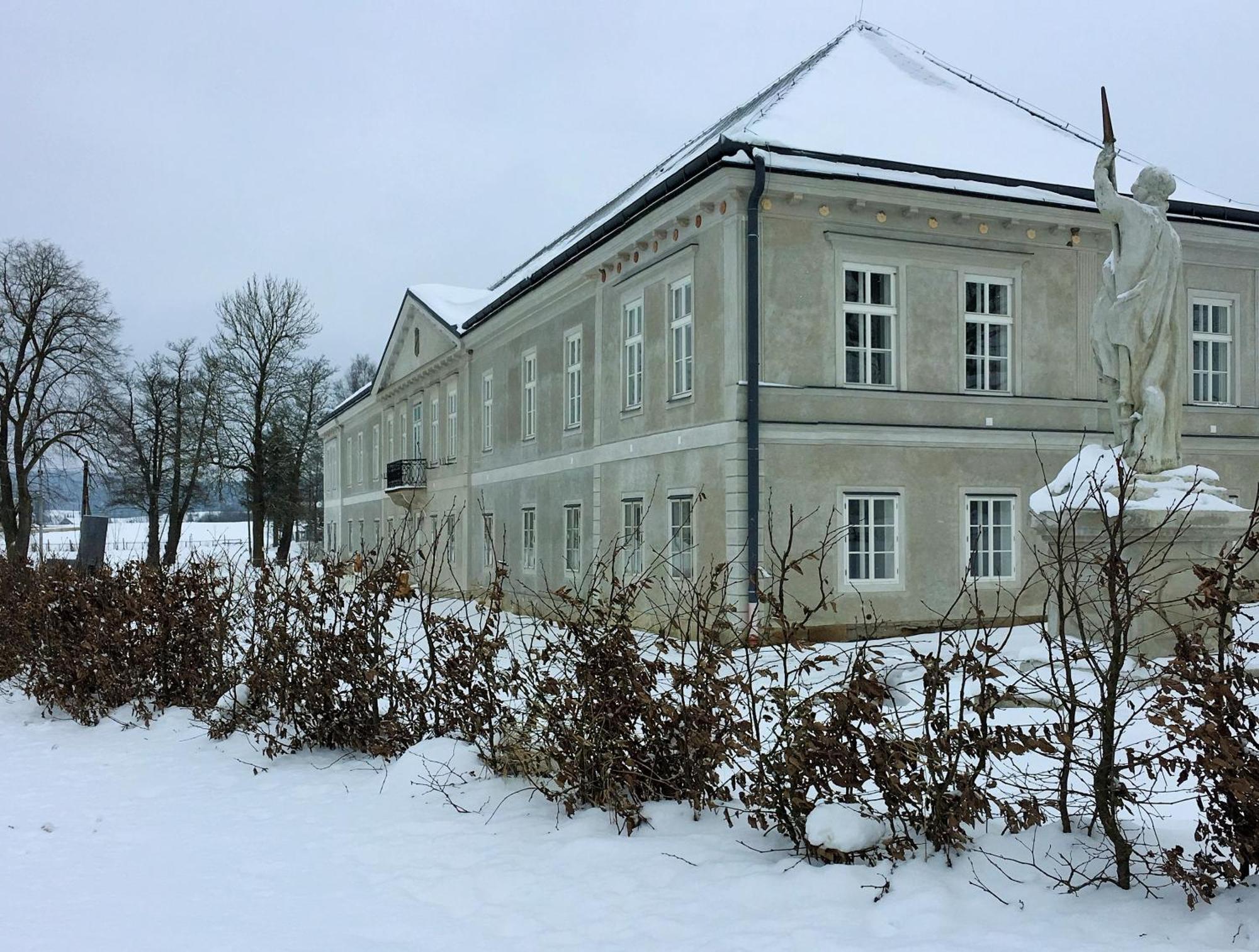 Aparthotel Zamek Dobrohor Extérieur photo